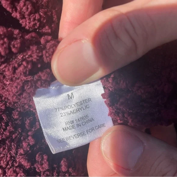 Romeo & Juliet Couture burgundy maroon sweater / XL / Excellent condition - Picture 17 of 17